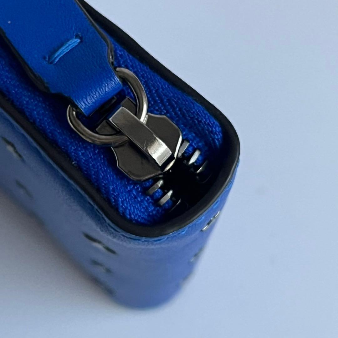 YoU-K ✨　JIMMY CHOO 　ラウンドジップ　財布　青　スタッズ