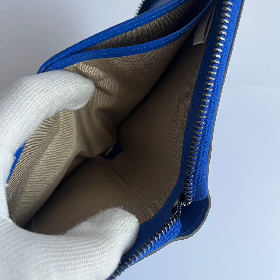 YoU-K ✨　JIMMY CHOO 　ラウンドジップ　財布　青　スタッズ