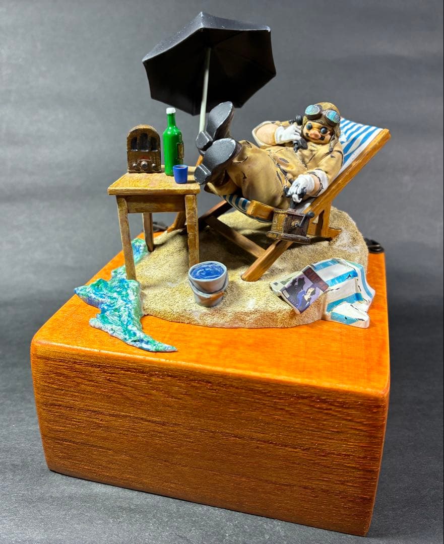 ファインモールド紅の豚(アジトのポルコ)台座付き塗装済み完成品