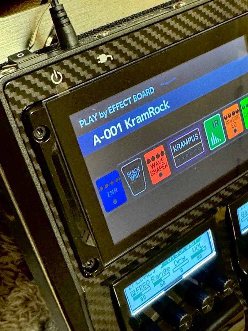 ZOOM G11 フラッグシップ マルチエフェクター 17000円相当のオマケ付