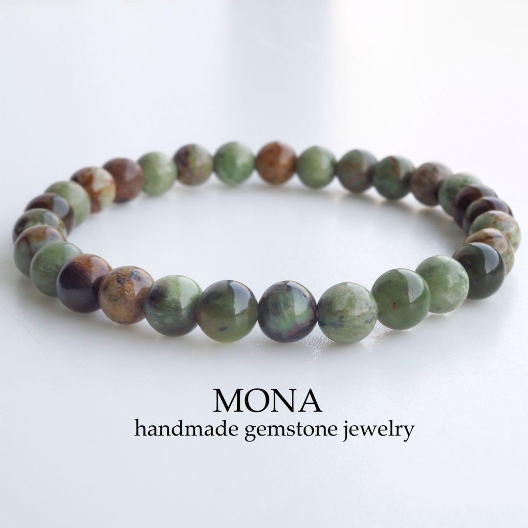 【はくとん( 'ω')ŧ‹\"ŧ‹\"】アップルグリーンカルセドニーイヤリング