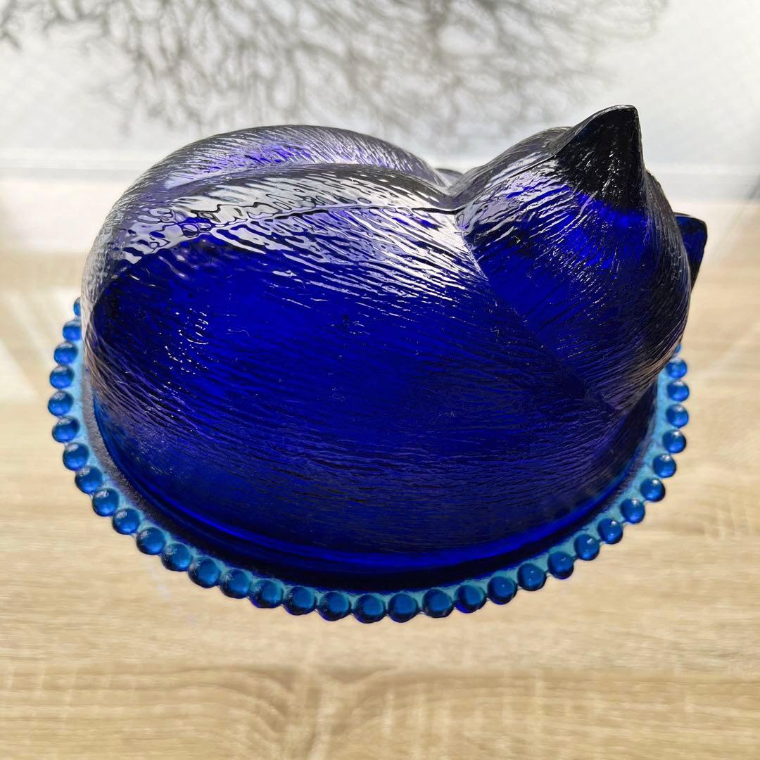 骨董　時代ガラス　希少　瑠璃色ガラス　眠り猫モチーフ　蓋物　菓子瓶　キャニスター