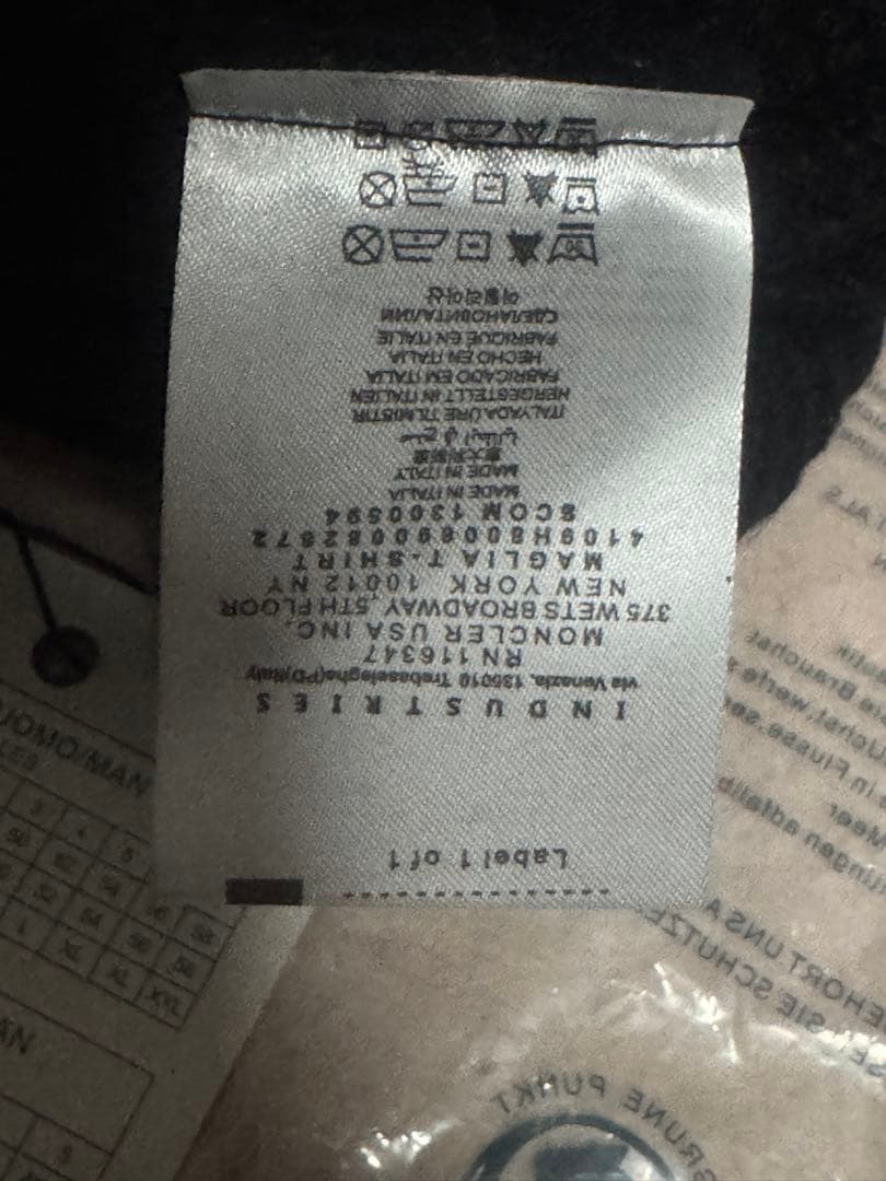 MONCLER ブラック ニット帽 ファー付き