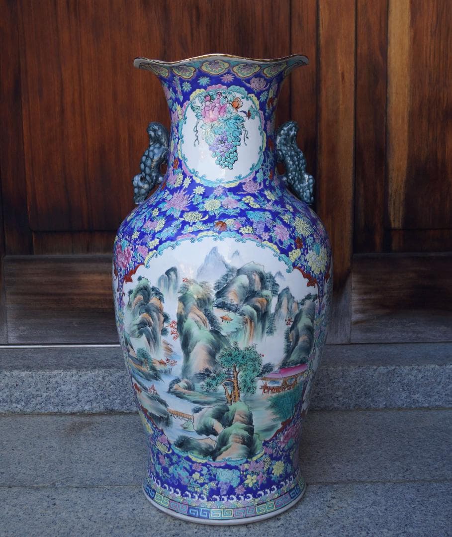 超特大型 景徳鎮製 粉彩色絵窓絵『山水風景孔雀牡丹祥瑞文』飾り壺花瓶高79cm