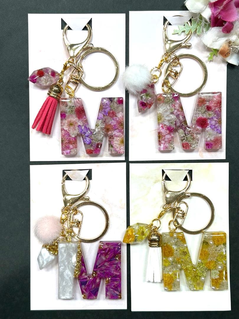 かこ　イニシャルキーホルダー　ドライフラワー　レジンチャーム　14点