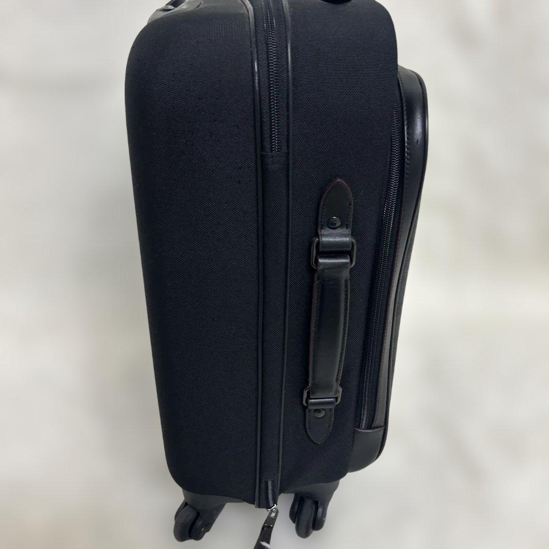 【美品】コーチ　キャリーケース　ウィールド　シグネチャー　黒　4輪