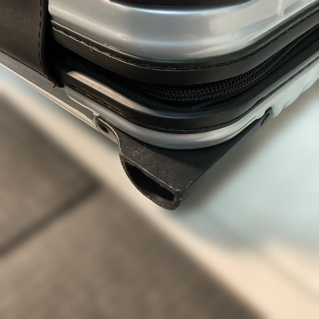 シュウ　リモワ　スーツケース Salsa 23L