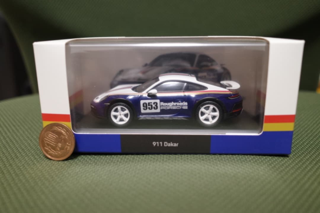 Porsche 911 Dakar 1:43 ミニカー