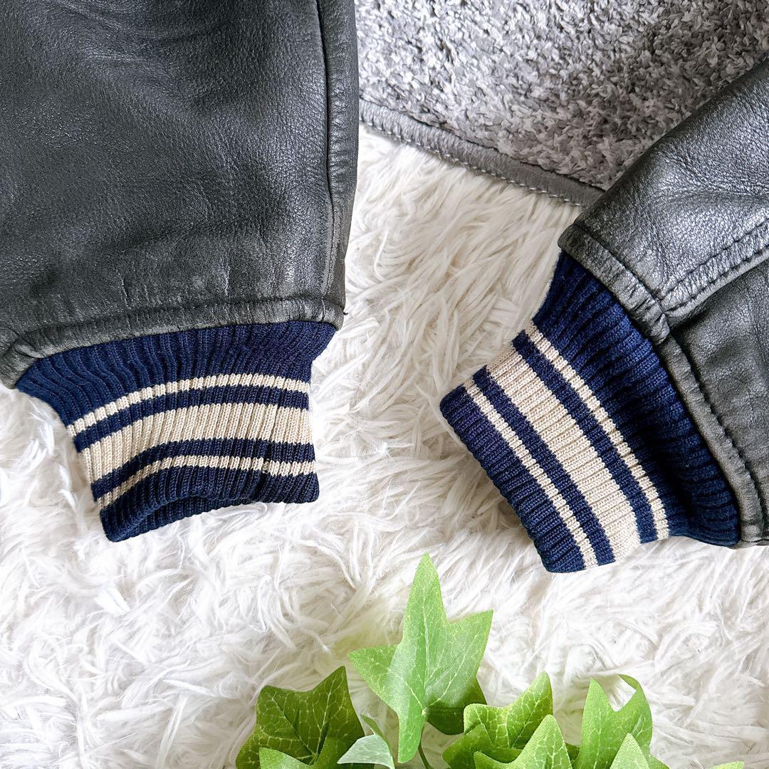 希少　AVIREX アーチロゴ レザージャケット スタジャン　ブラック　牛革　M