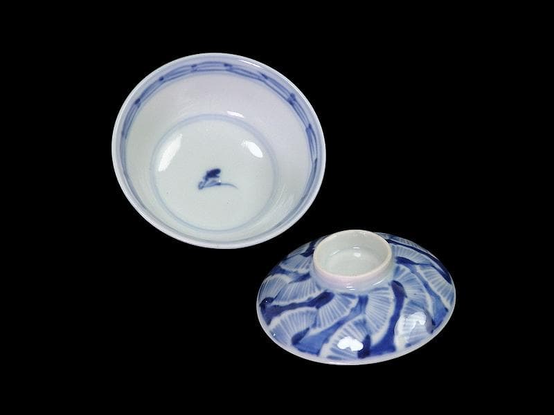 古伊万里　染付　花びら文様の図　小振蓋茶碗　２客　E877AS-fbss