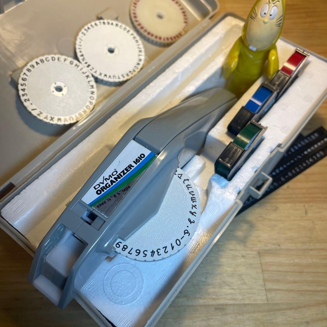 ■製品保証■ 【繋がる筆記体・文字盤4個】ダイモ 1610 DYMO 16218