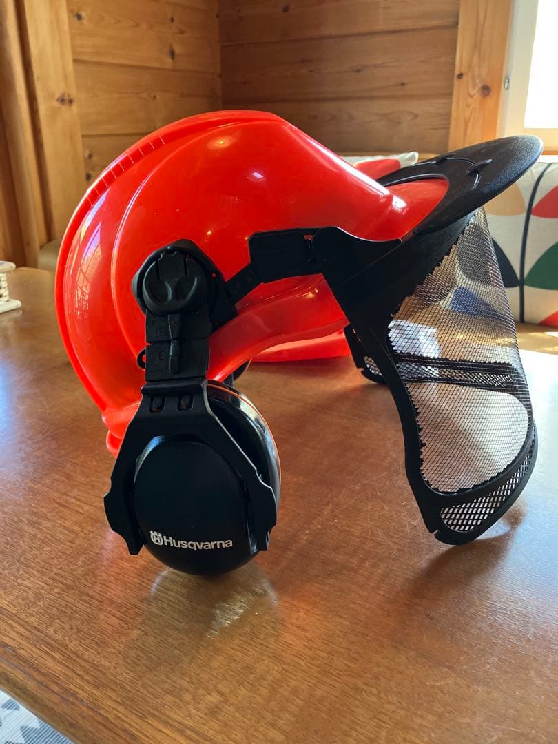 かずちゃん　ハスクバーナ ヘルメット