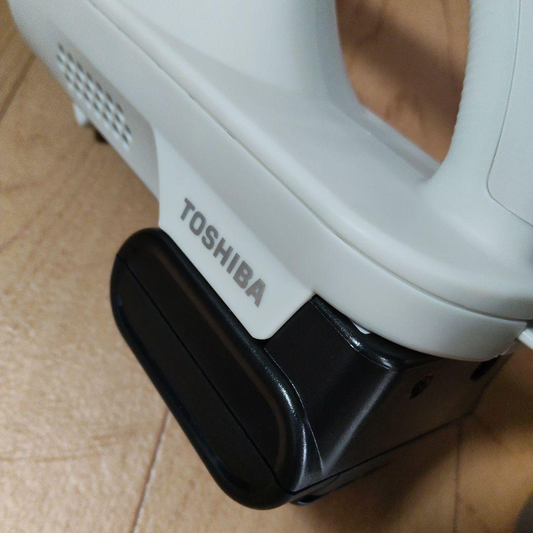 超軽量型・美品/東芝 VC-CLW33ホワイト/トルネオコードレスクリーナー
