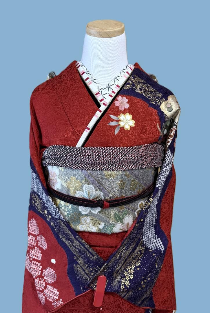 振袖１　御所車に絞り柄振袖と帯のセット　やまと　赤・紺　身丈１６５裄６９