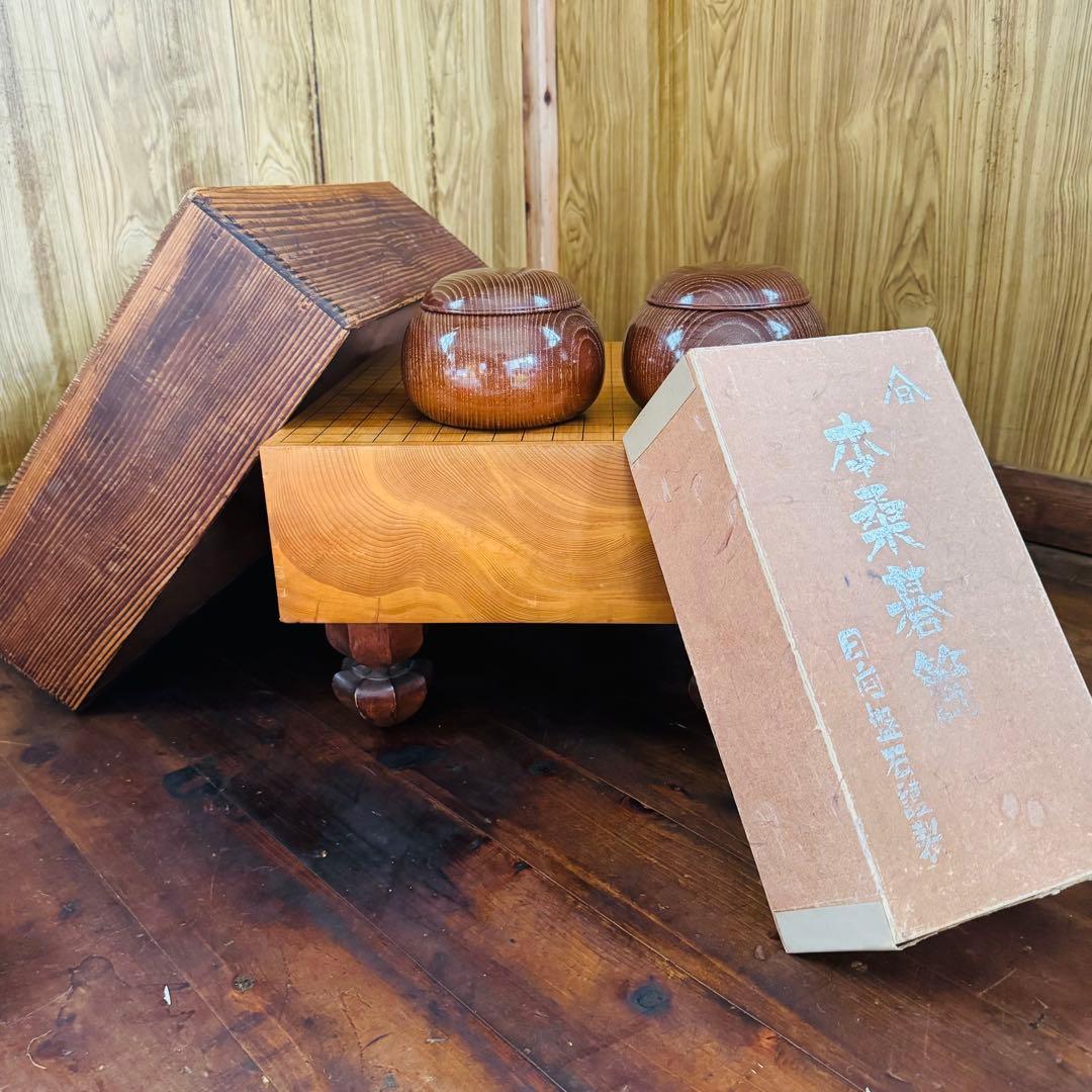 本榧　柾目　天地柾　4寸6分碁盤＋実用40号＋那智黒石＋碁笥＋桐製カバー