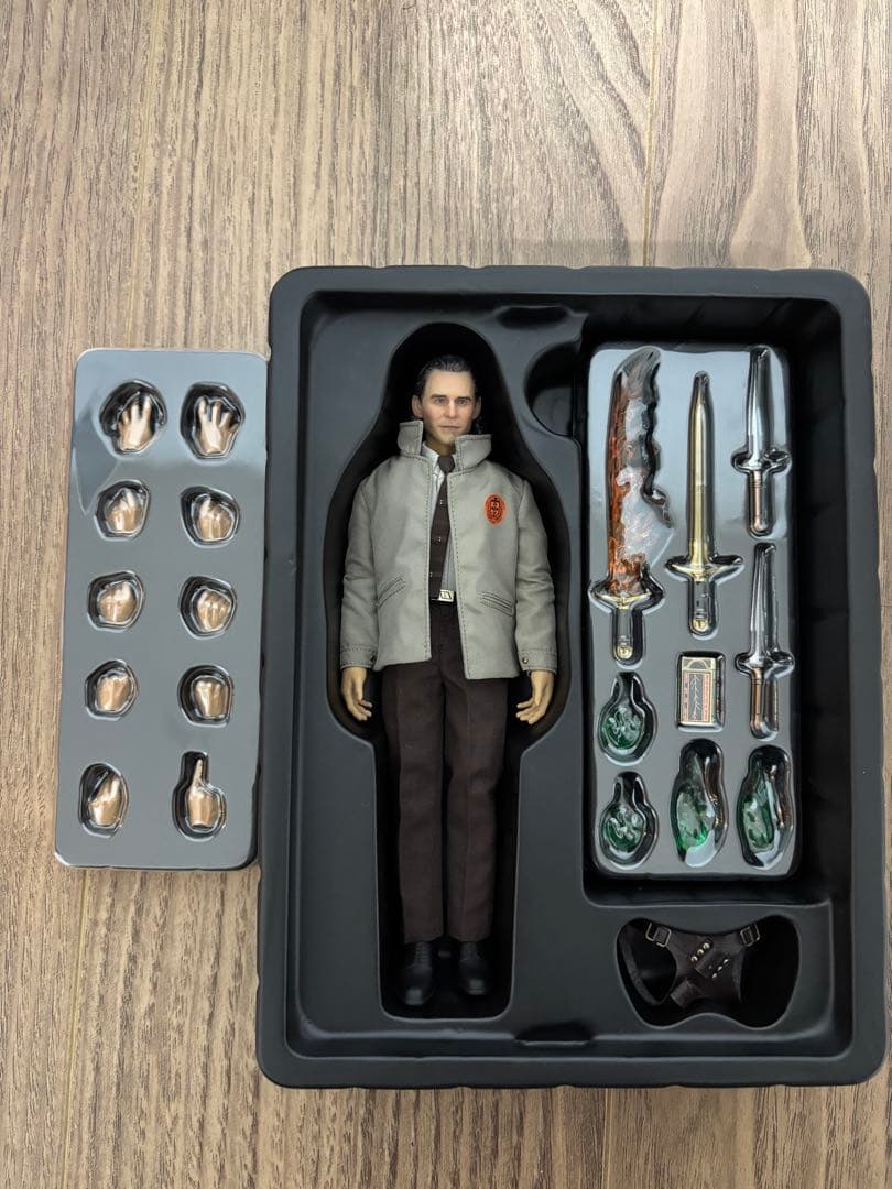 マーベル　ロキ　1/12フィギュア