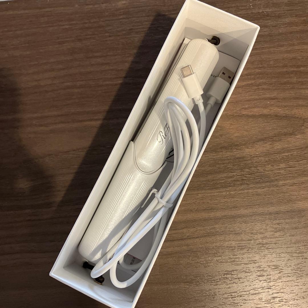 Refa リファ　フィンガーアイロン ホワイト　【充電コードあり】
