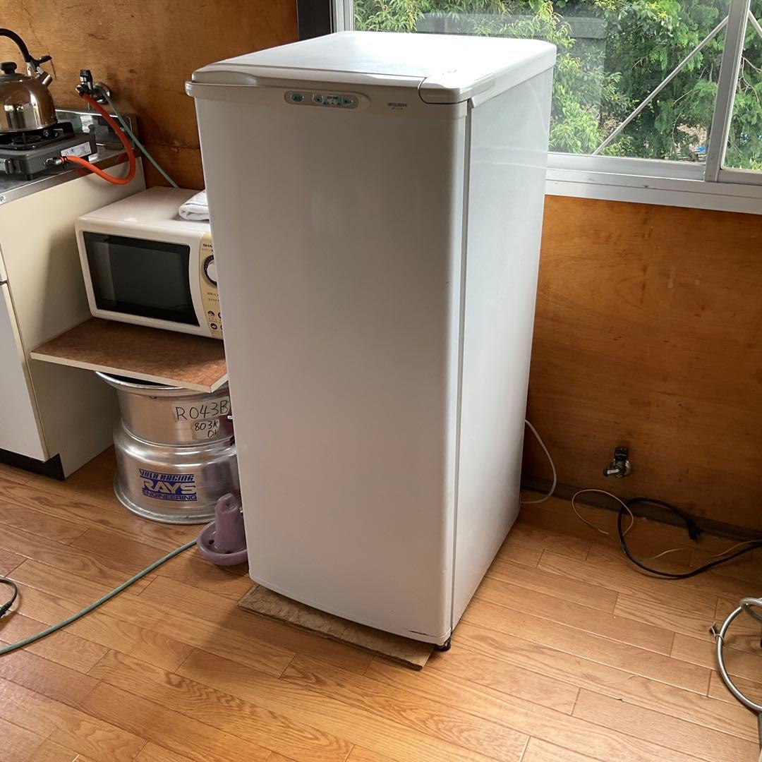 ア*レ様 ホワイト冷凍庫 ファン式　三菱　MF-U12A