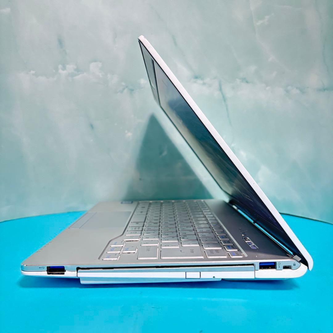 SSD1TB❤️windows11❤️8世代core i5軽量ノートPC カメラ