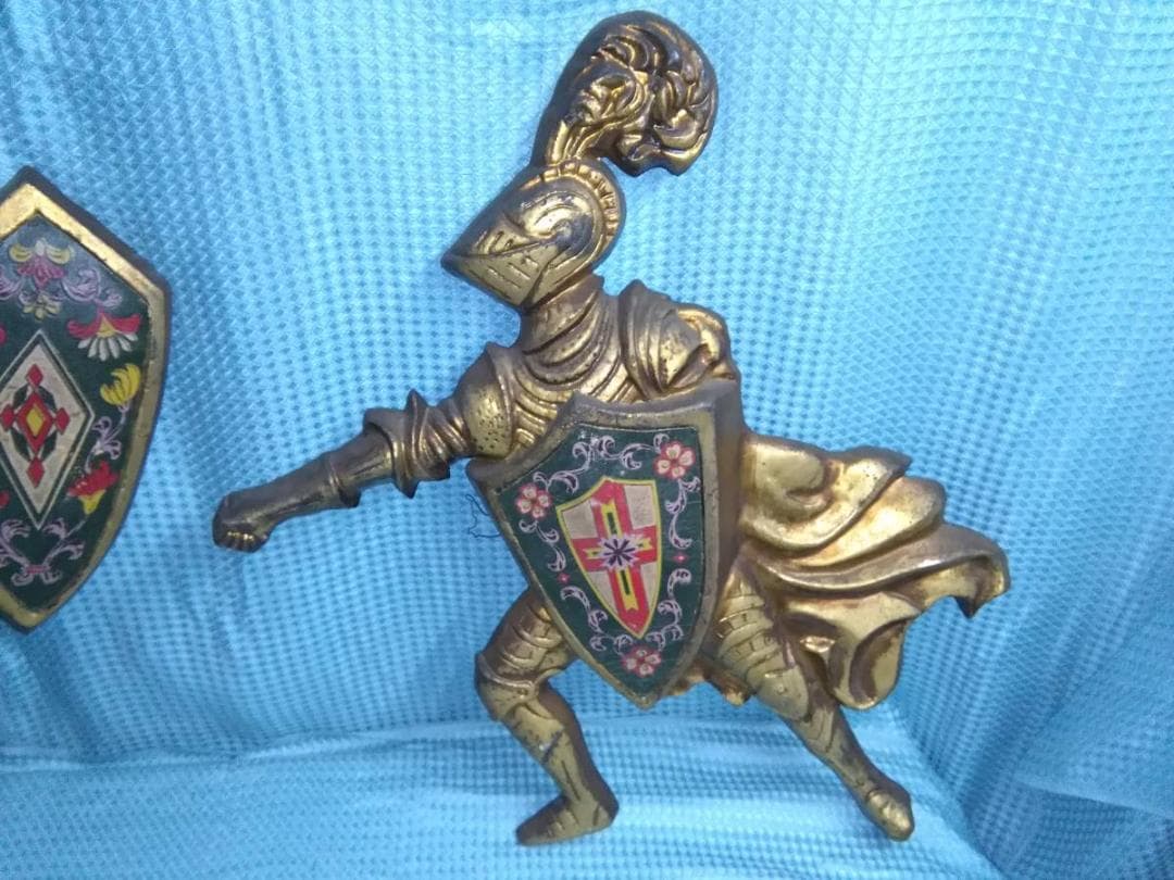 西洋の兵士　金属製壁飾り品　ＭＥＧ社製　戦う兵士　ナイト　刻印