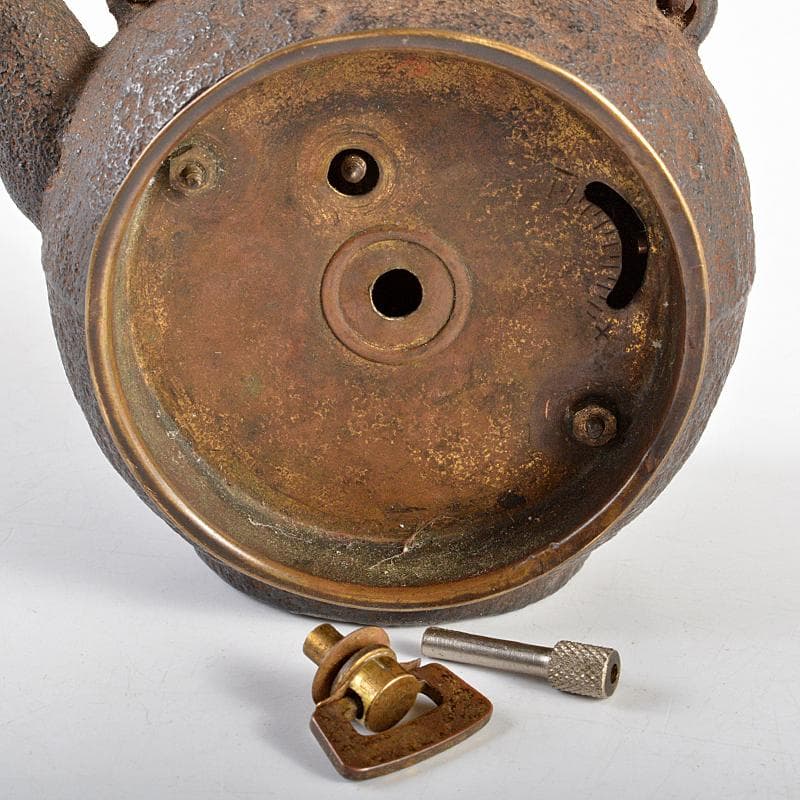 南部鉄器　山京銘　鉄瓶形小型置時計　ジャンク品　M　R5608