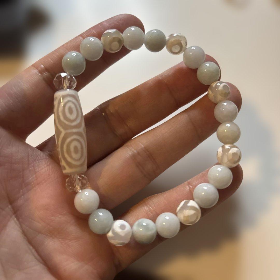 これは！すっごい綺麗！老玉髄白龍眼天珠と三眼天珠と翡翠！すっごいパワー！