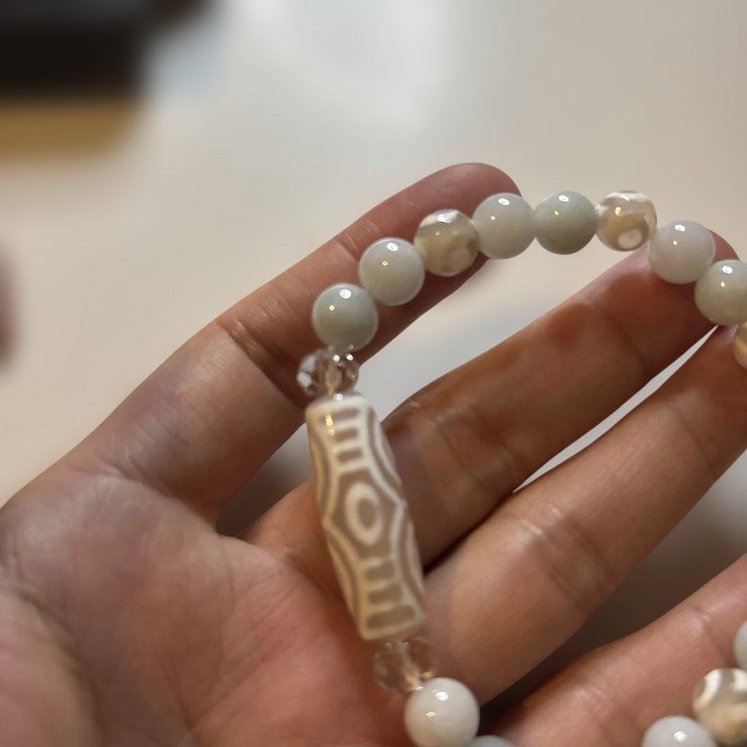 これは！すっごい綺麗！老玉髄白龍眼天珠と三眼天珠と翡翠！すっごいパワー！