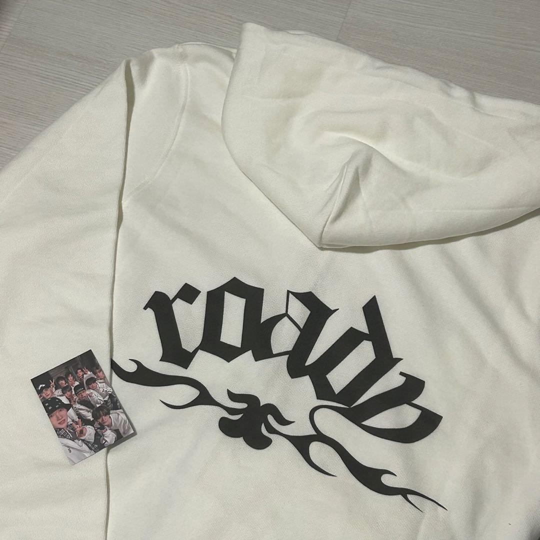 xikers ミニペンミ パーカー