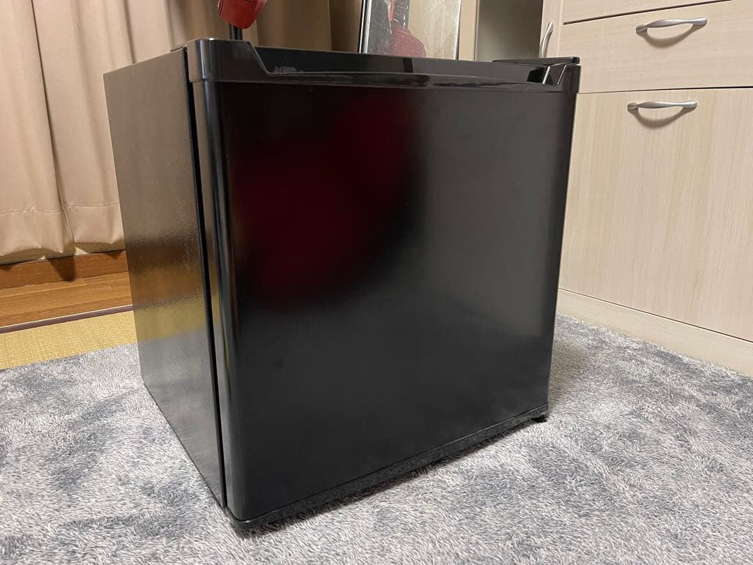 美品・冷蔵庫 2023年製46Lブラック 使用1年　PRC-B051D-B