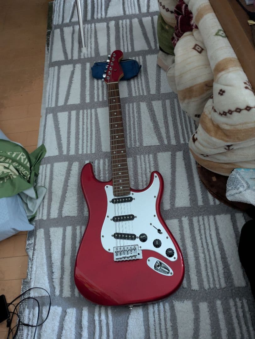 Mavis メイビス エレキギター ストラトタイプ 赤 石橋楽器・ソフトケース