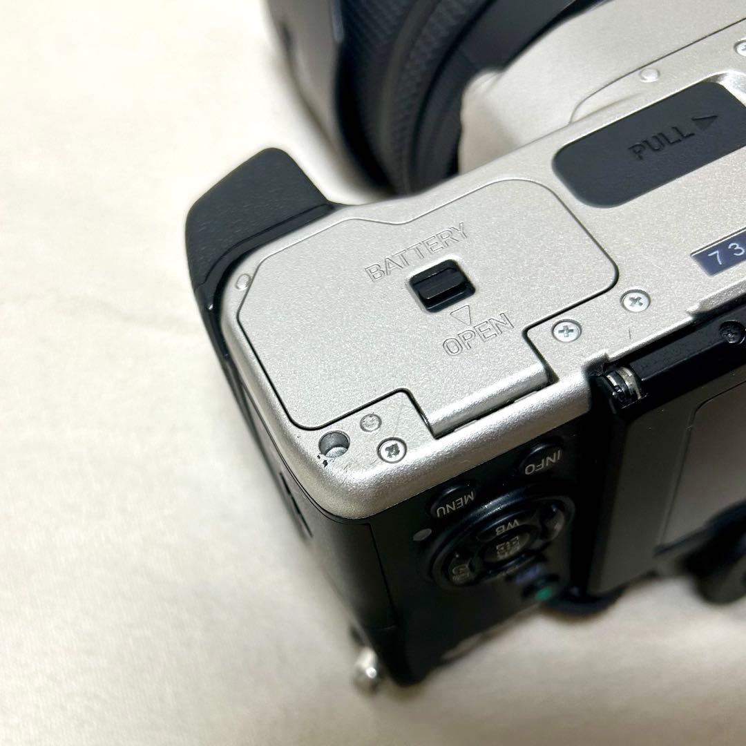 【状態良好】PENTAX KP ミラーレスカメラ 本体とレンズ付き