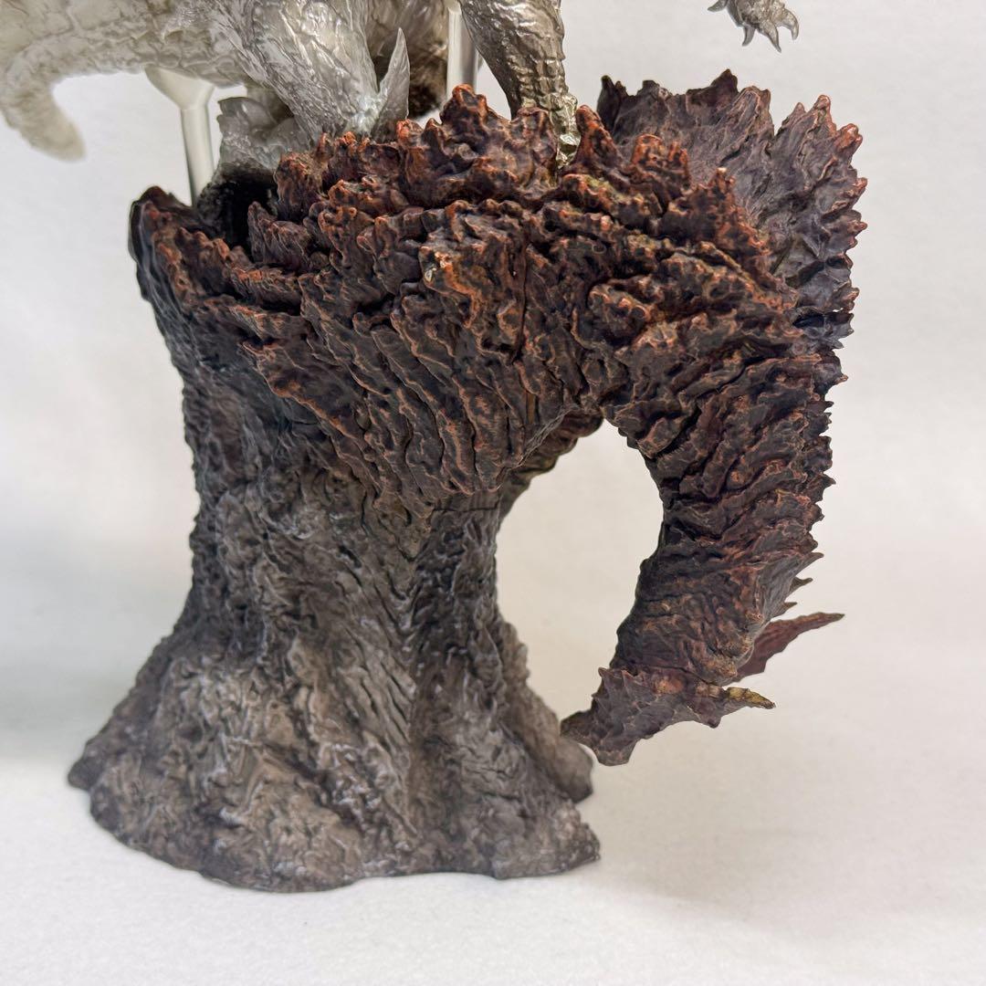 モンスターハンター　カプコン クリエイターズモデル 鋼龍 クシャルダオラ（脱皮）