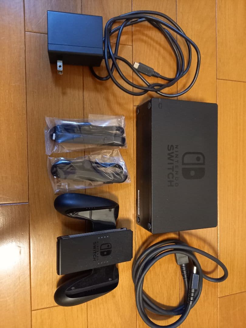 ニンテンドースイッチ 本体 グレー 　一部破損あり