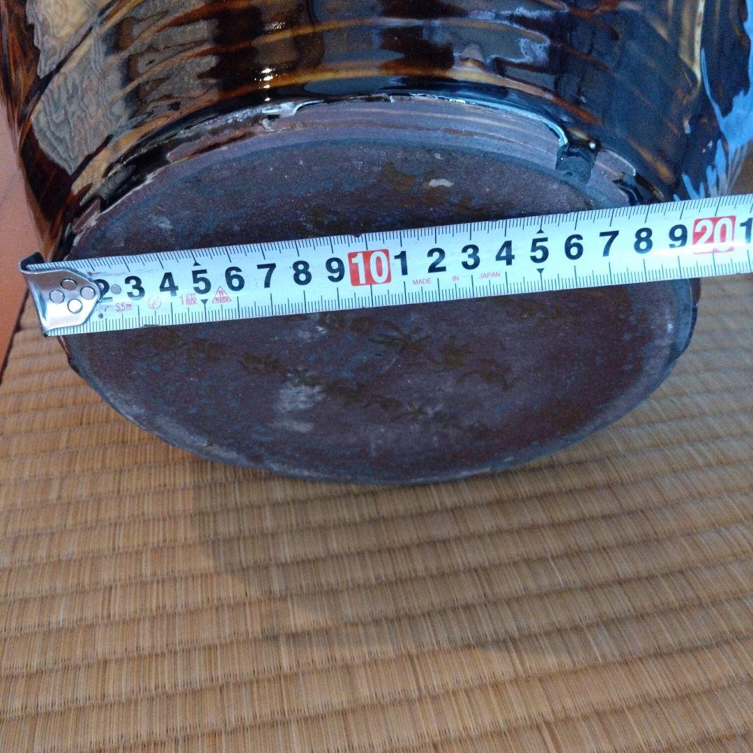 陶器-彫刻模様のある壺屋焼の壺