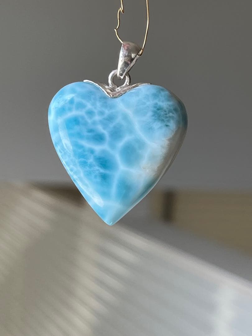 天然石☆高品質！ラリマーハート型ペンダントトップ☆ラリマーらしい模様が美しい！