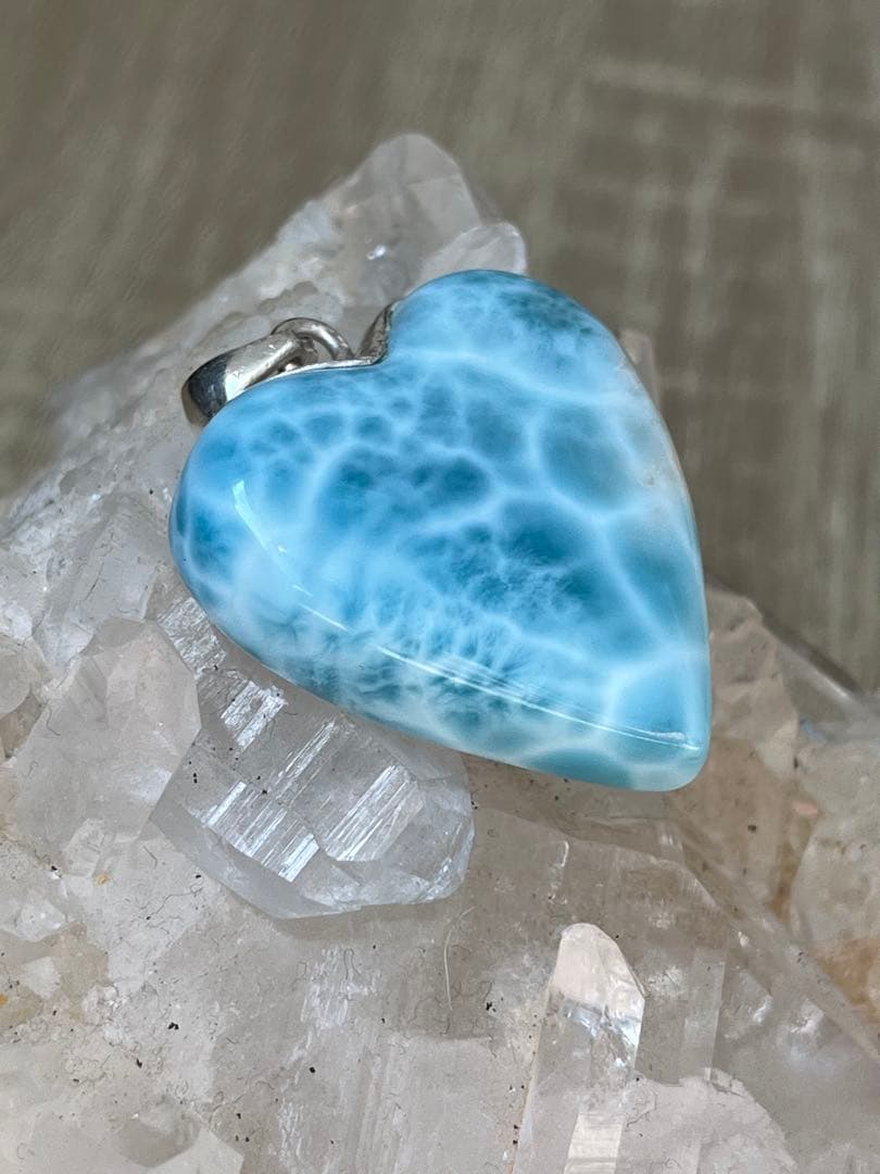 天然石☆高品質！ラリマーハート型ペンダントトップ☆ラリマーらしい模様が美しい！