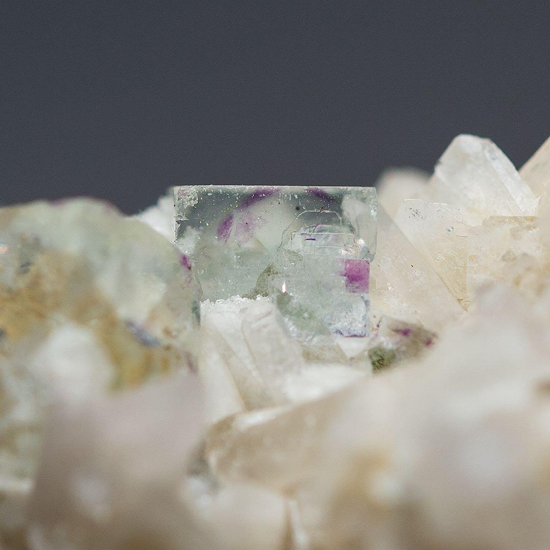 ドイツ フローライト 天然石 原石 鉱物標本 鉱石 蛍石 9863-1702