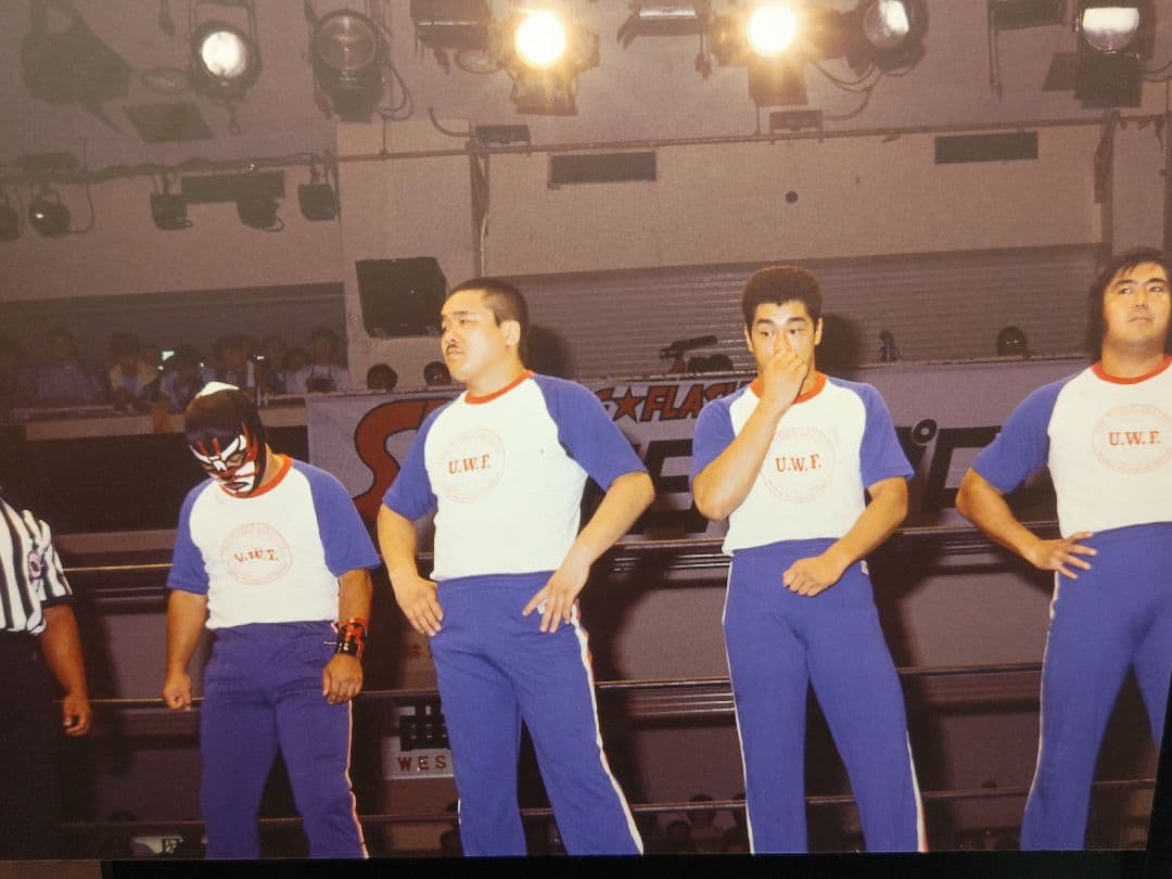 B*e様 UWF ユニフォーム Ｔシャツ ユニバーサル　プロレス