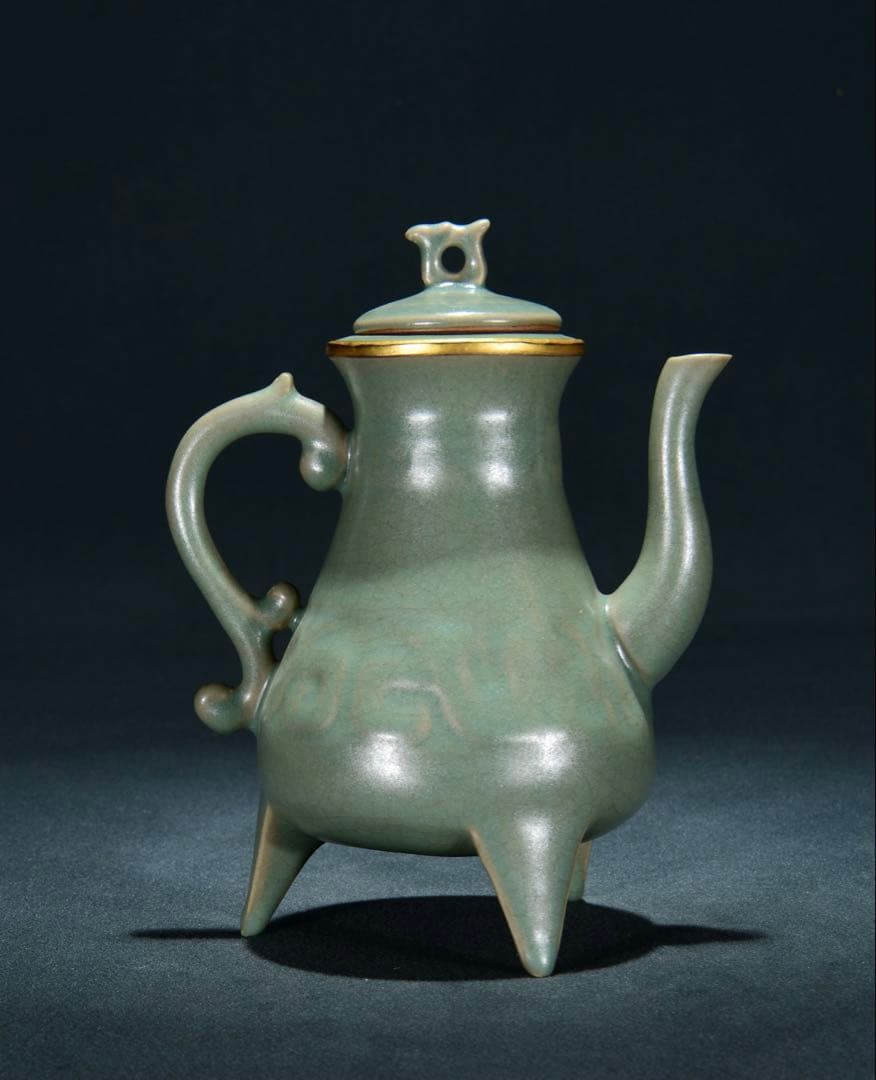 旧蔵　宋・汝窑　天青釉包金口　三足执壶