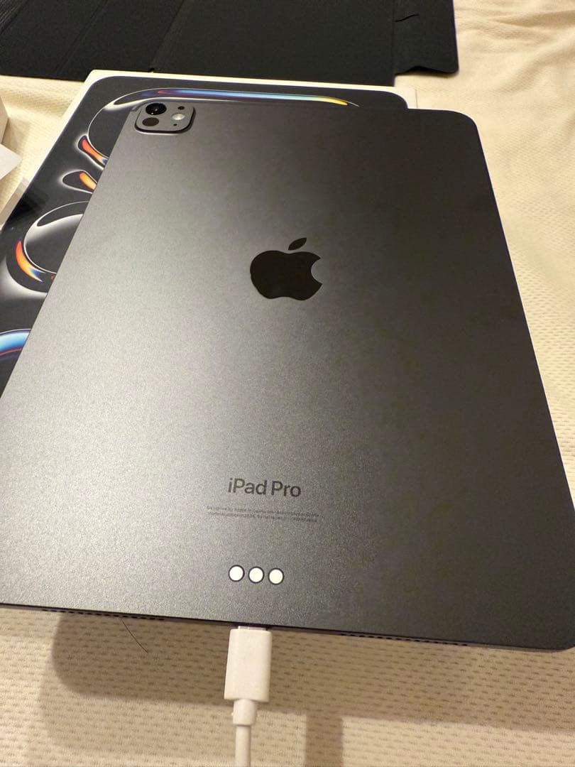 iPad Pro11インチ第7世代　ケース付き