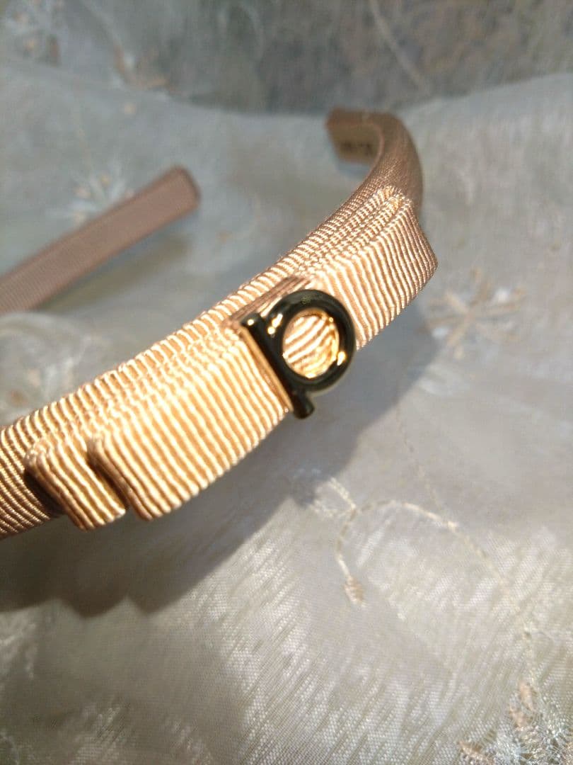 サルヴァトーレ フェラガモ 　ガンチーニ　リボンカチューシャ　ピンク