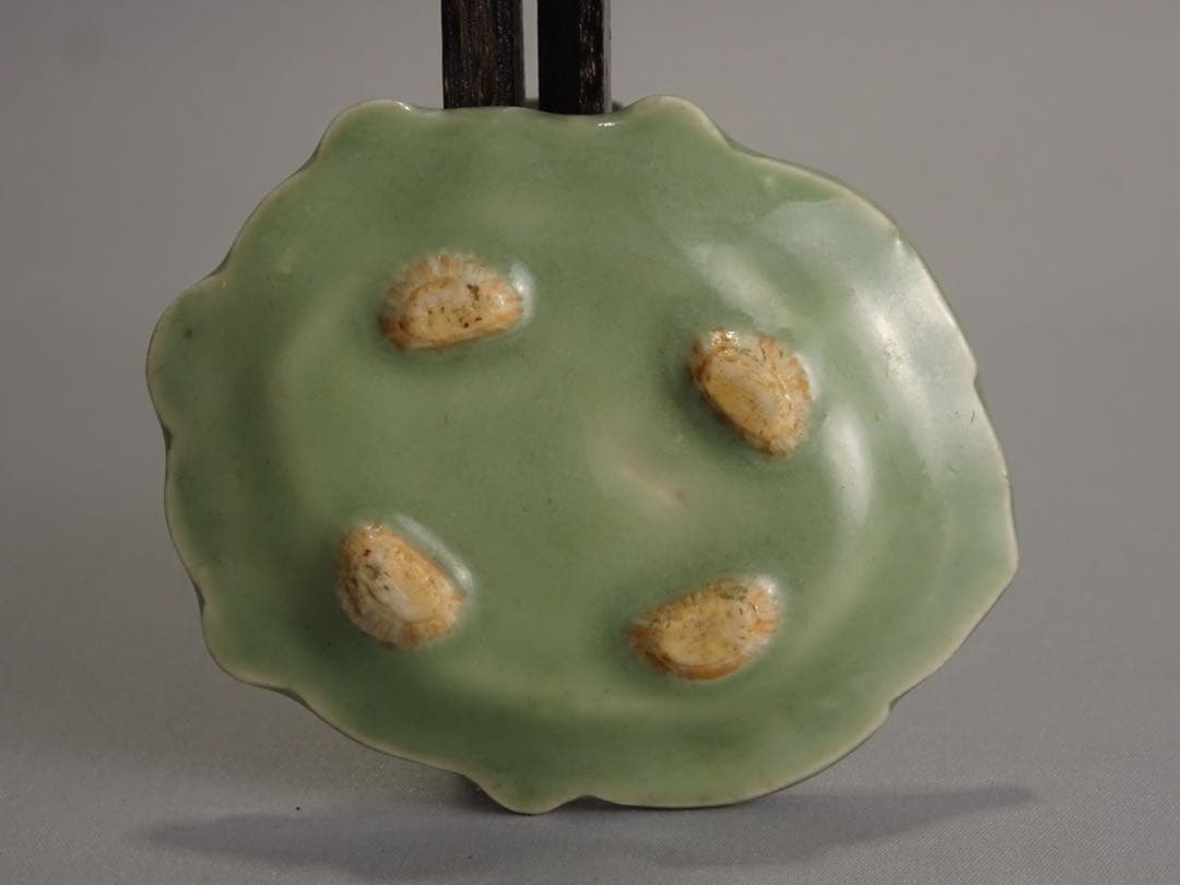 江戸時代　後期　三田青磁　小皿　4点　鹿に猿　菊　亀形　花文　豆皿　コレクション