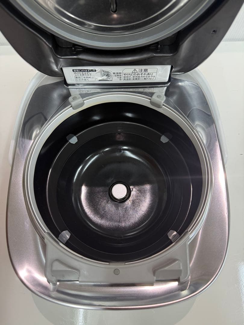 TOSHIBA 真空圧力IHジャー炊飯器RC-10VSV 2024年製