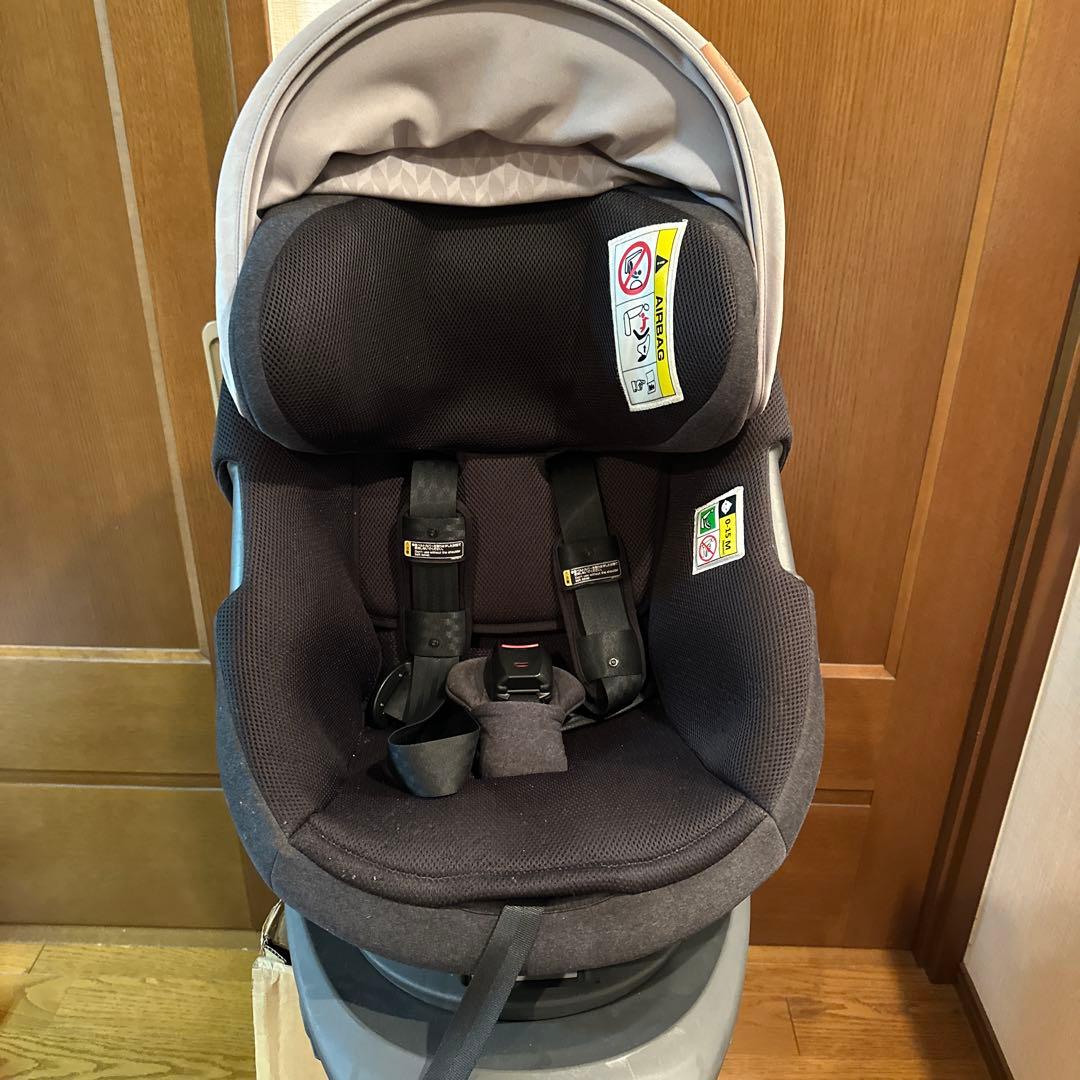 combi チャイルドシート