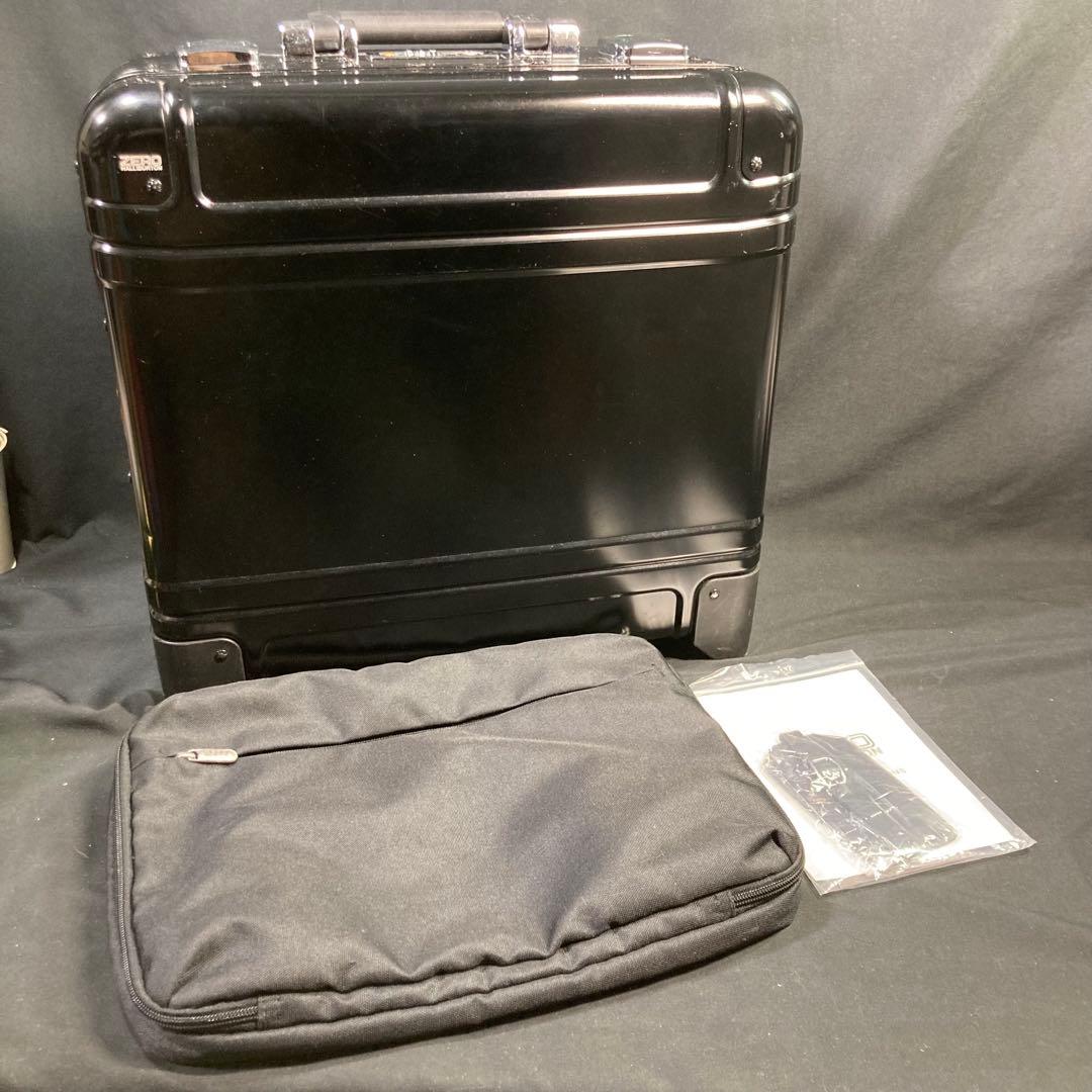 《ゼロハリバートン》キャリーケース ブラック 2輪 鍵なし