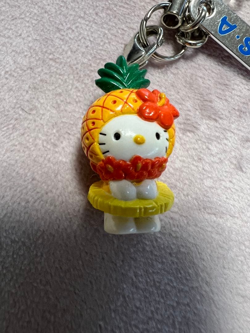 レア　ハローキティ 根付け　ハワイ限定　パイナップル