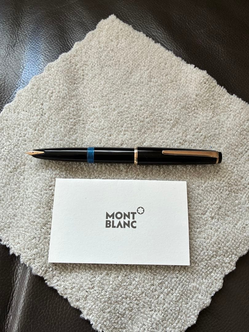 ◾️MONT BLANC モンブラン◾️NO．32 ◾️万年筆◾️黒／金色◾️