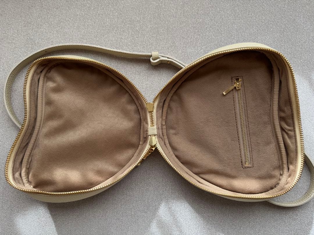 ch!iiibag レザーハートショルダー オフホワイト　チーバッグ