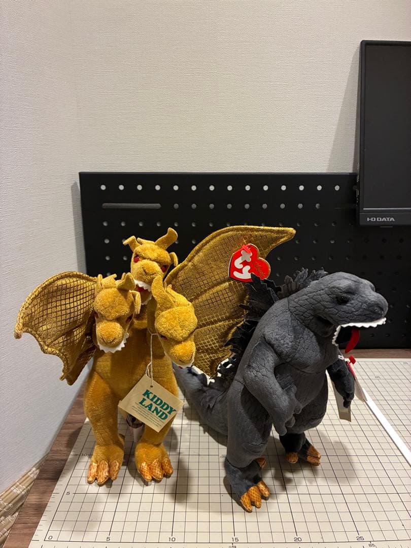 ゴジラ　キングギドラ　ぬいぐるみ