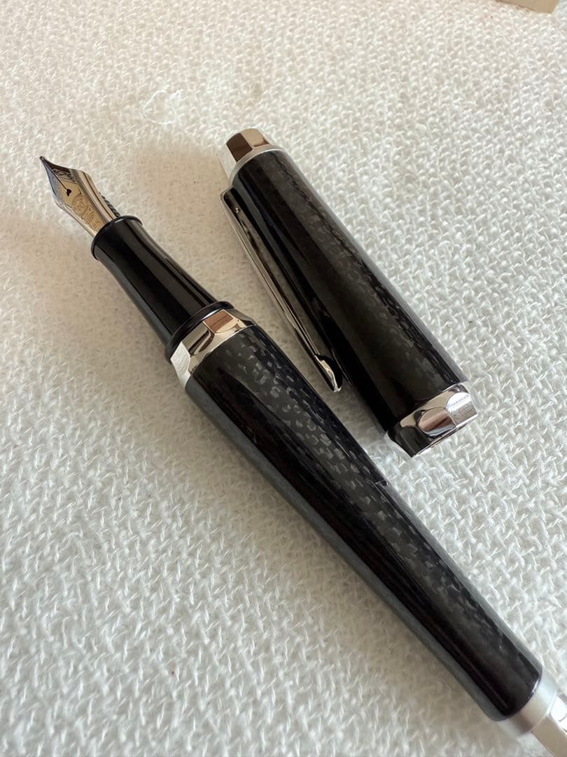 プラチナ万年筆90週年、カーボン軸